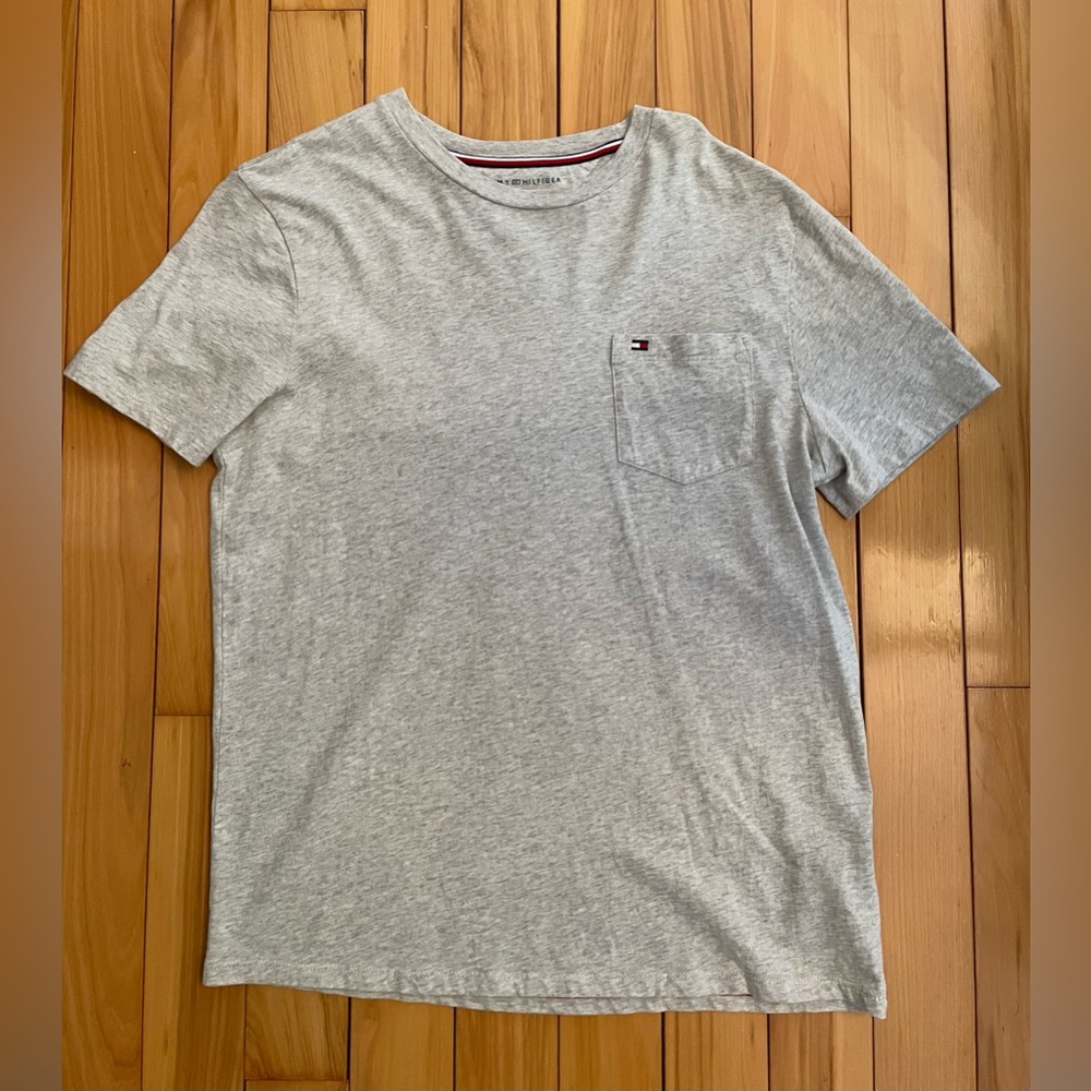 TOMMY HILFIGER Light Gray T-Shirt Pocket Tee Cotton Men's Size Medium